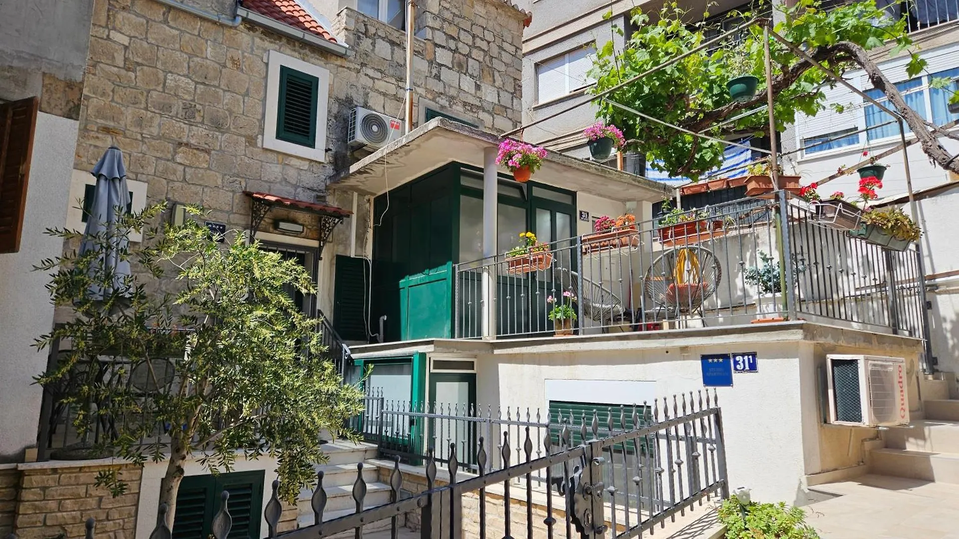 Apartment Gago location